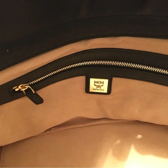 MCM Munchen Large Tote Bag - Picture 8 of 14